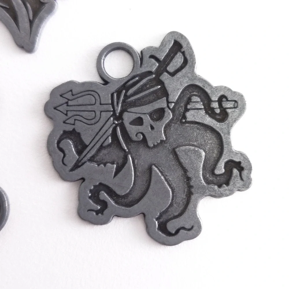 Disney Descendants 3 Metal Charms Pirates Rule, VK Rules, Purple Hair Don't Care